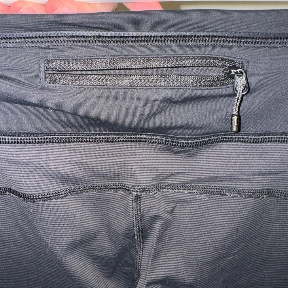 Lululemon Black and Grey Cropped Pinstriped Athletic Leggings Size 4